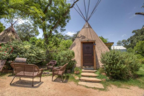 Гостиница Geronimo Creek Retreat- Teepee 2 Red Fox  Сегин